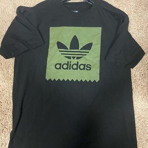 Women’s or Mens Adidas t shirt size L BNWOT